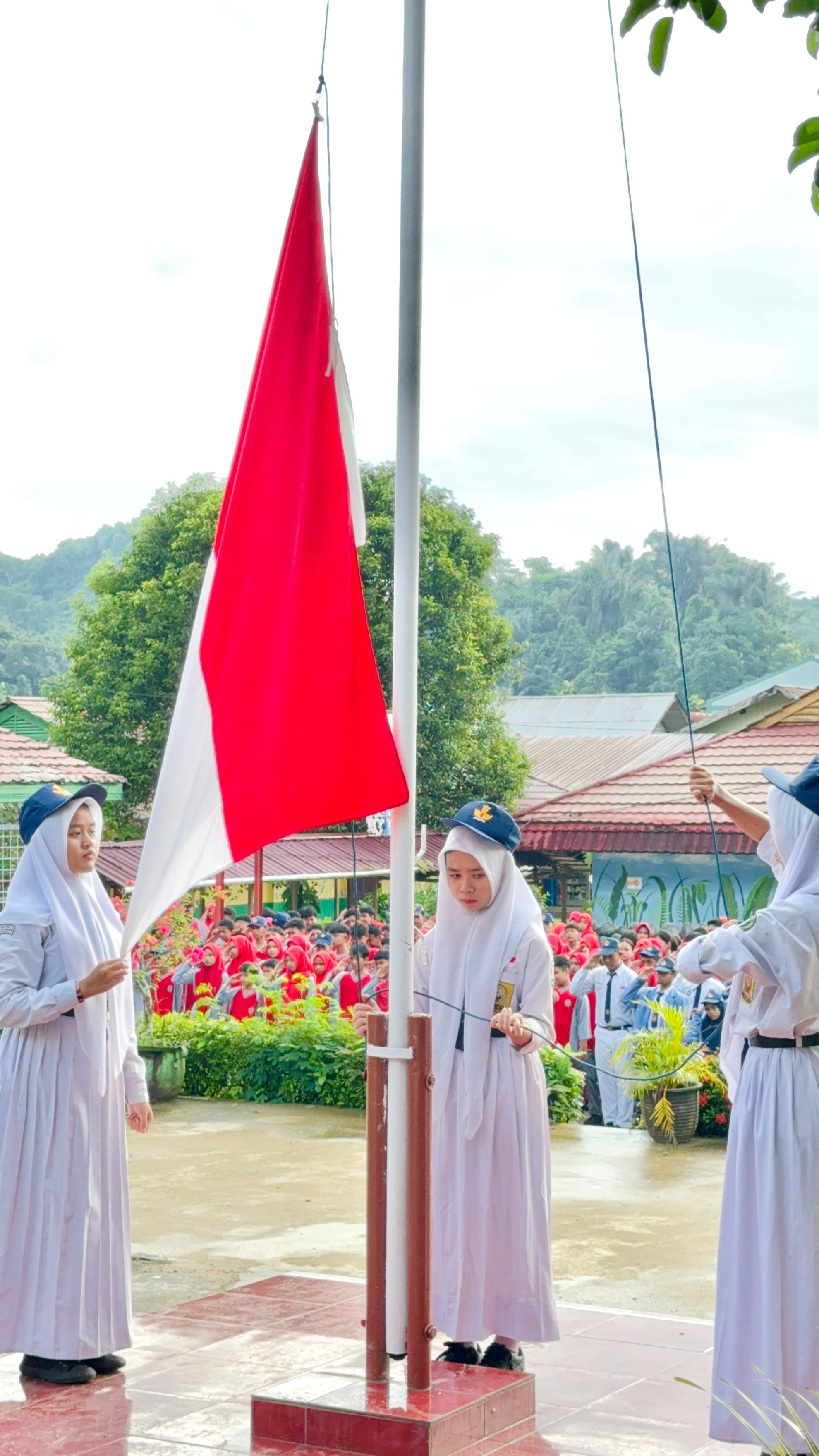 Pagi Ceria dan Upacara Bendera Awali Semester Genap di SMP Negeri 9 Samarinda